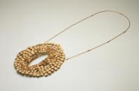 1998-2 halssieraad houtrondjes III.jpg